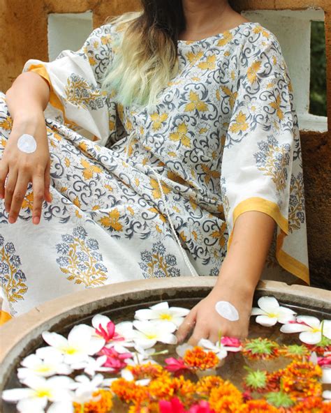 Chinar Boota Yellow Charcoal Handblock Kaftan | Kurtawala – kurtawala.com