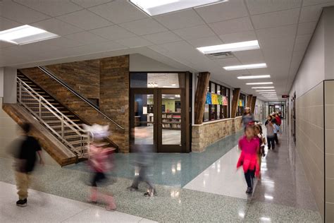 Woodland Acres Elementary School - Smith & Company