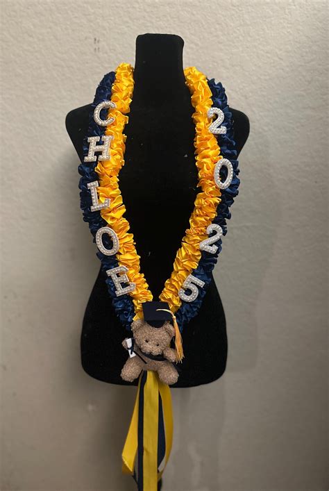 Personalized Graduation Lei With Mini Grad Bear - Class of 2025 - Etsy | Graduation leis ...