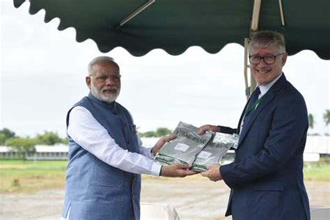 Prime Minister visits rice research institute, meets Indian scientists