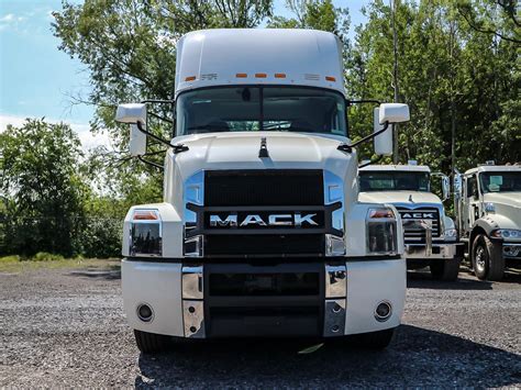 2020 Mack Anthem