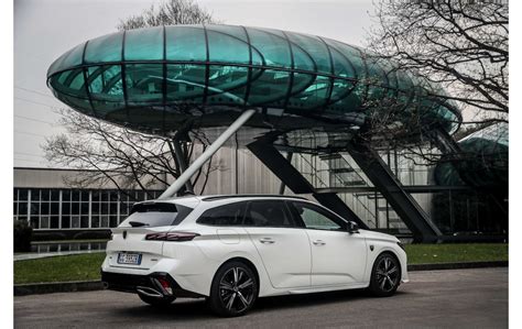 NUOVA PEUGEOT 308 SW DEBUTTO IN ITALIA CON LE UNIQUE NIGHTS | Peugeot ...