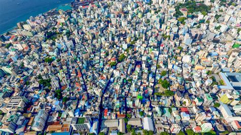 Resident Population and Population Density in the Maldives - Data-Pop Alliance