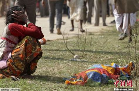 印度中央邦寺庙踩踏事故死亡人数上升至115人_海口网