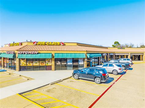 Parkway Village - Levy Retail Group