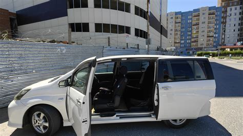 Toyota Isis 1.8 бензиновый 2010 | на DRIVE2