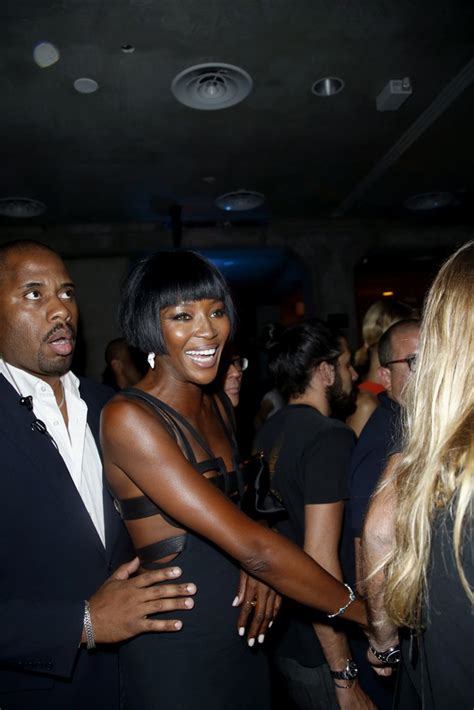 Model Getting Interview at a Show 的图像结果