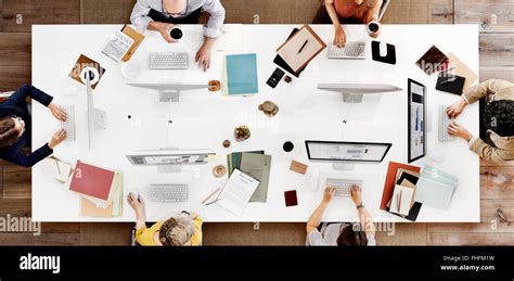 People Using Computer Business 的图像结果