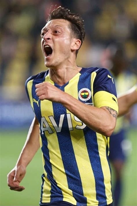 Mesut Ozil’s Bio, Age, Relationships, Latest Buzz, Photos & Videos