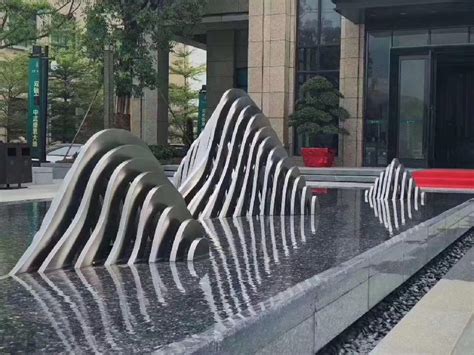 工程案例[湖南岳阳大学抽象雕塑《畅想》]－－北京央美大观景观环境艺术有限公司