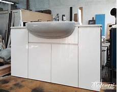 bagni derivati mobile bagno in acrilico con effetto lucido a bagni derivati mobile bagno in acrilico con effetto lucido a