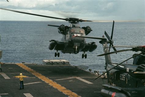 A Helicopter Mine Countermeasures Squadron 14 (HM-14) RH-53D Sea ...