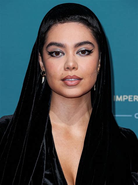 Asian American Awards Aulii Cravalho Legs Showstopper - Hot Celebs Home