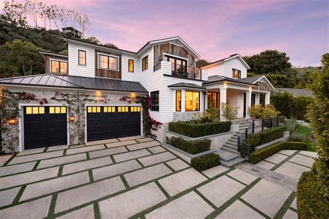 2333 Mandeville Canyon Rd: Luxury Home for Sale in Los Angeles ...