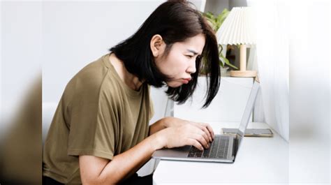 Eye Cancer Symptoms: Eye cancer: 5 symptoms which can lead to it and ...