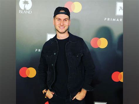 'Daytime Emmys' Associate Producer Brandon Cohen volunteers with kids ...