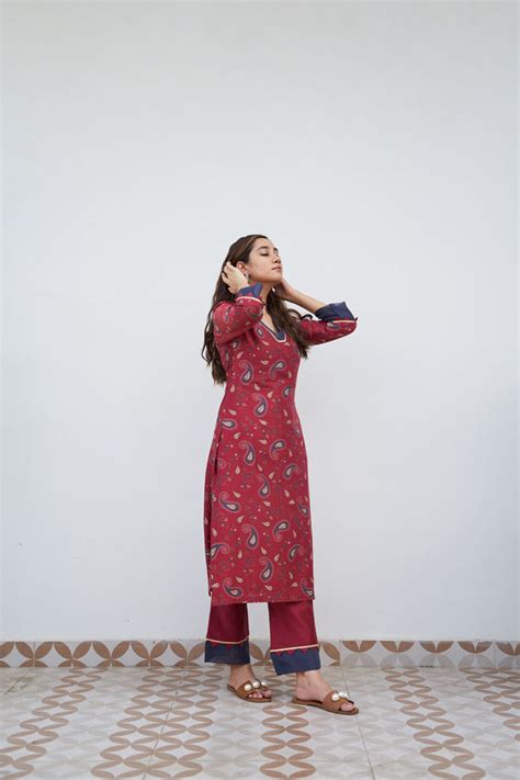 Alokik by Divya - Cherry red printed kurta set - Elahe