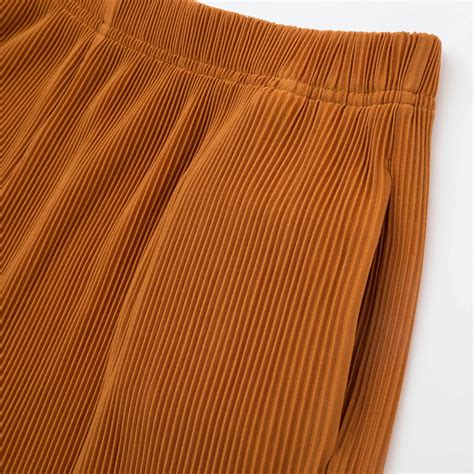 Uniqlo Pleated Pants at Katherine Roosa blog