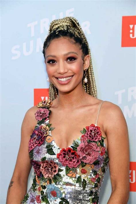 Samantha Logan’s biography: age, height, ethnicity, parents - Legit.ng