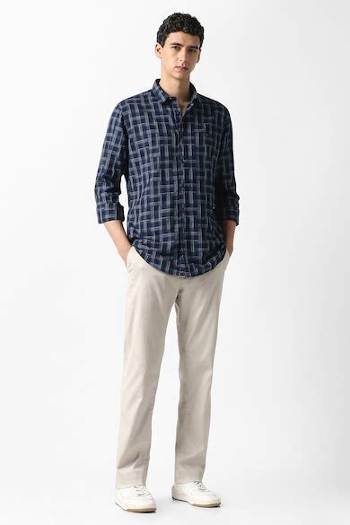 Buy Men Navy Check Full Sleeves Casual Shirt Online - 40015967 | Van Heusen