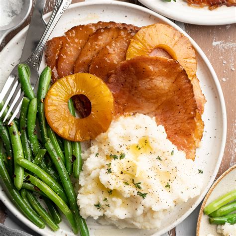 Planet Fitness Holiday Hours 2025: Christmas, New Year's Day - Parade