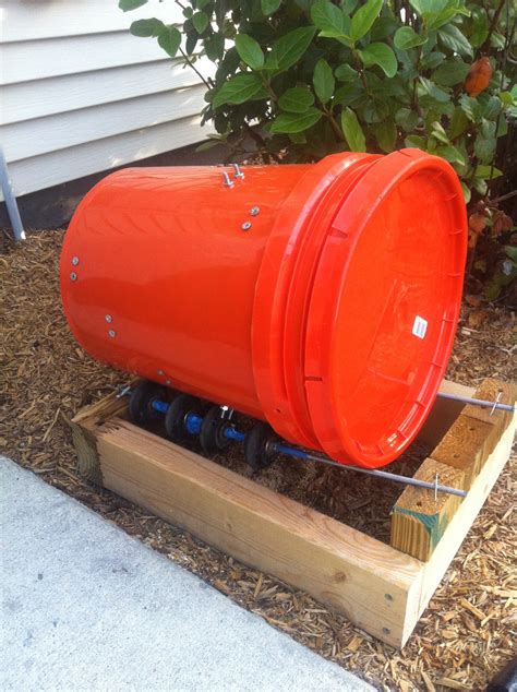 Making a Homemade Composter 的图像结果