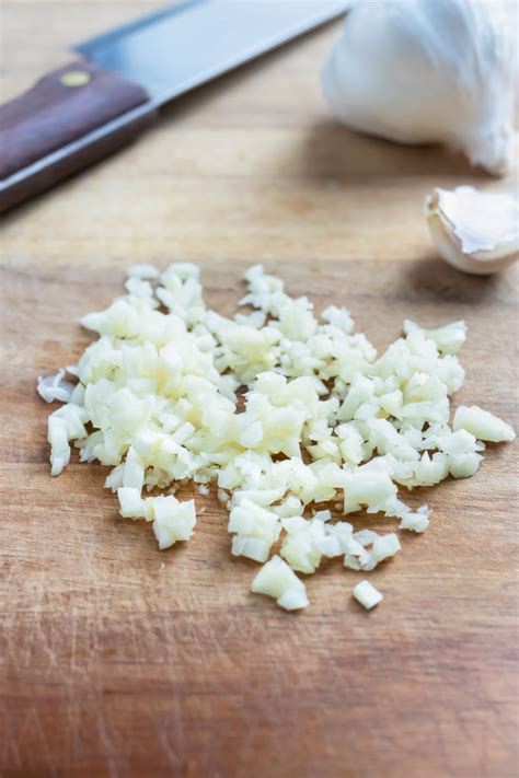 How to Mince Garlic Cloves - Evolving Table