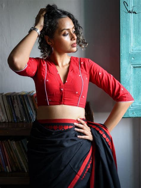 Half Sleeve V Neck Red Cotton Blouse|Bedhadak|Suta