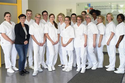 15 neue Auszubildende in der Pflegeassistenz - Kleve