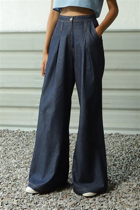 High-Waisted Ultra Flared Soft Denims – Canoopi
