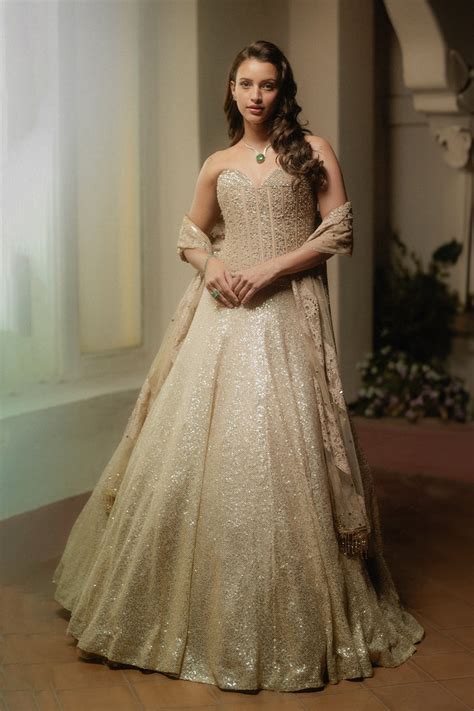 Contemporary Clothing & Ethnic Wear By Basanti Kapde Aur Koffee