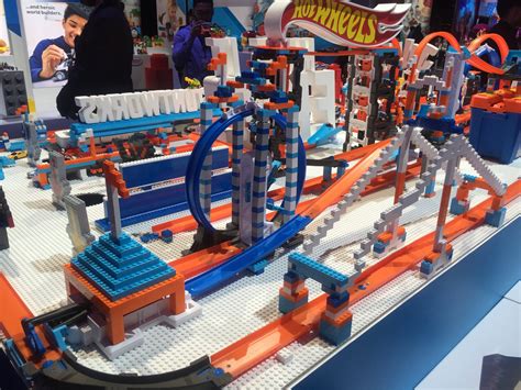 Speed Up Your Hot Wheels Tracks Using LEGO Technic Pieces, 52% OFF