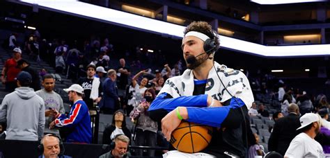 Klay Thompson honors legacy of beloved dog Rocco as Warriors mourn a ...