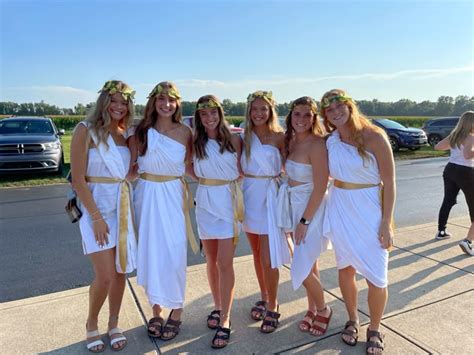 Ways To Wear A Toga, For When You're Already Late To The, 56% OFF