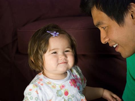 Cuándo puedes ponerle aretes a una bebé | BabyCenter