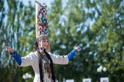 Описание казахского народного костюма
