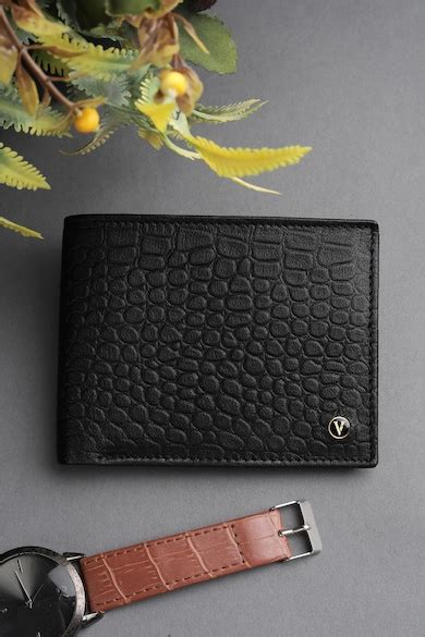 Buy Men Black Genuine Leather Wallet Online - 40067643 | Van Heusen