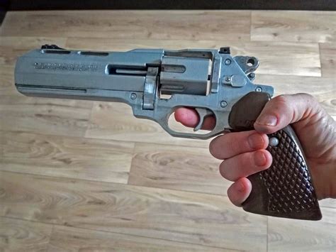 Image result for Alien Isolation Revolver