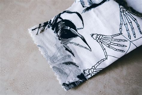 Tutorial for Making Fabric Face Mask 的图像结果