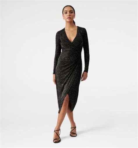 The best cocktail dresses and outfits to wear to parties in December 2021