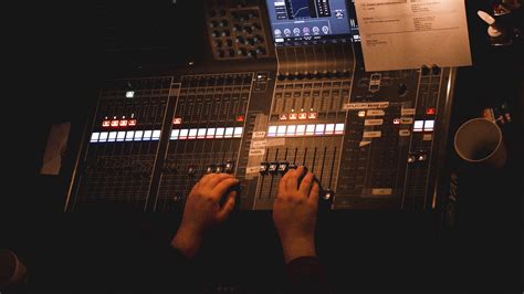 Download wallpaper 3840x2160 equalizer, control panel, equipment, hands ...