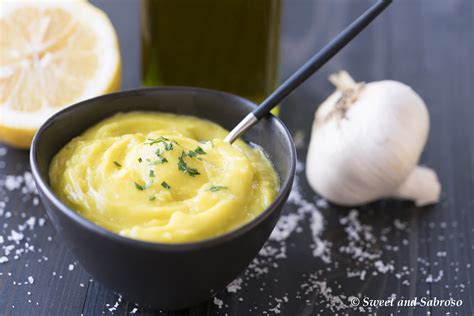 Easy Homemade Spanish Alioli, Allioli or Aioli (Olive Oil and Garlic ...