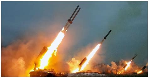 普京亲自指挥：俄展示三位一体核力量，陆基、海基、空基齐射导弹__财经头条