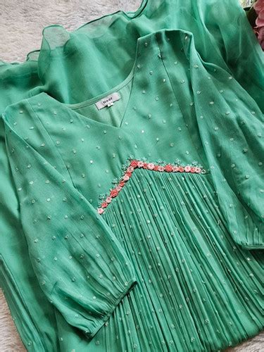 HN348 - Sequence Georgette top | House Of Noor