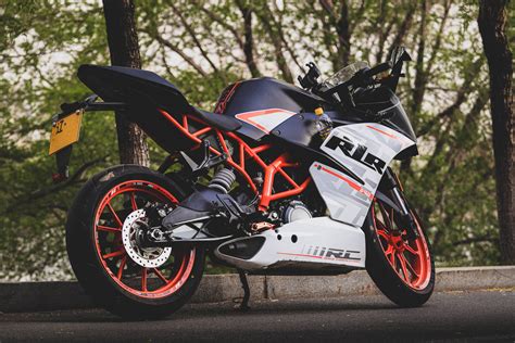 [100+] Ktm Rc 390 Wallpapers | Wallpapers.com