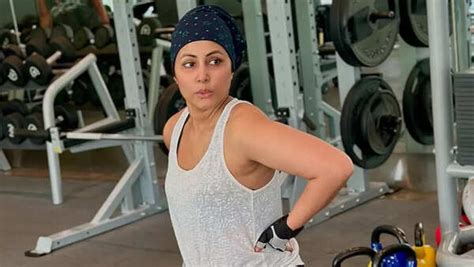 Wearing a black sports bra and leggings, Hina Khan stuns everyone with ...