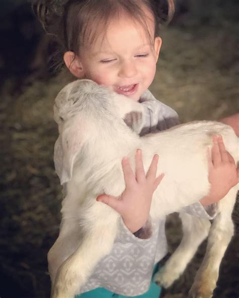 Barnyard Snuggle I, Four Oaks Farm, LLC, Columbia, 16 April 2022