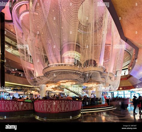 Chandelier Bar at Cosmopolitan Hotel Casino and resort, City Center ...