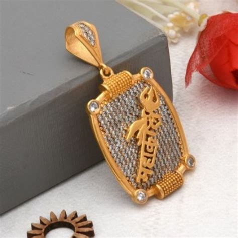 Buy quality 22 carat gold gents pendants RH-GP105 in Ahmedabad