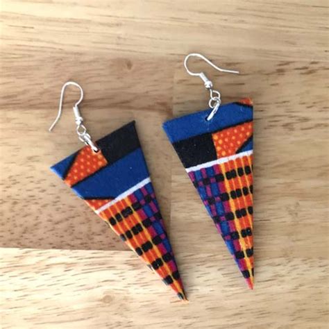 Wooden Triangle earrings in assorted African fabrics | Wakuda